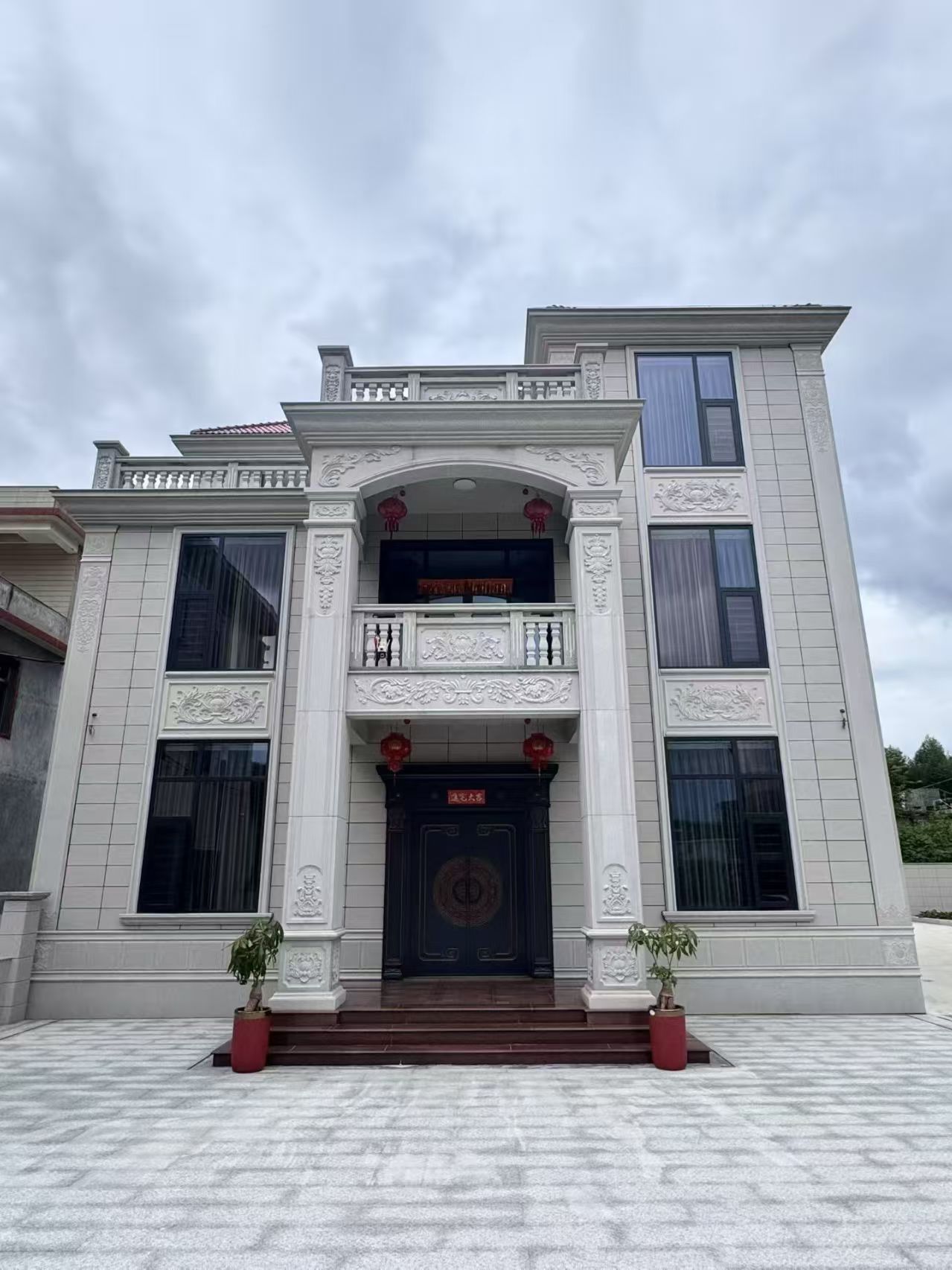 哈尔滨 芝麻白石材别墅干挂案例展示