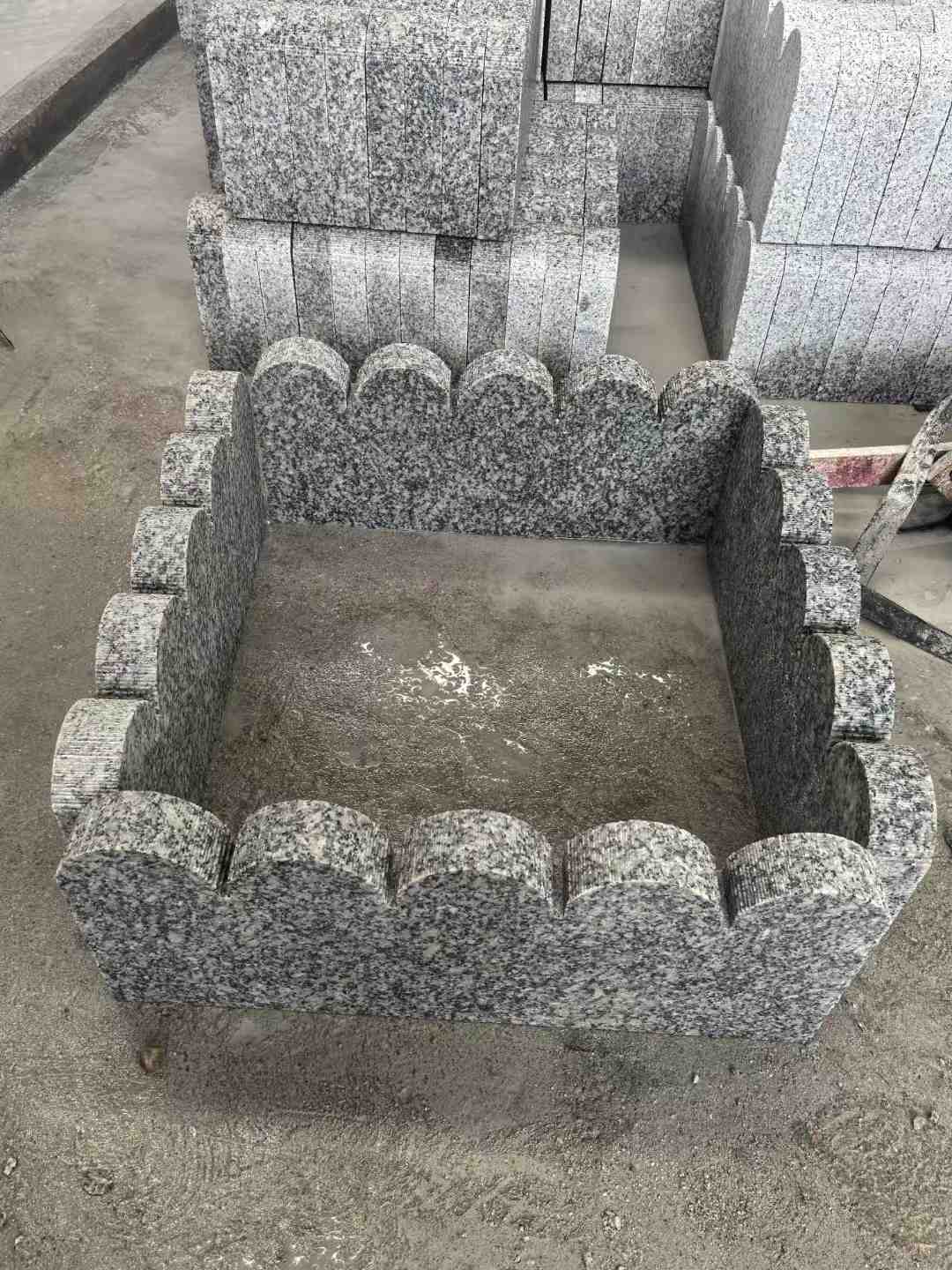 哈尔滨 花边石、花坛围栏石、花池界石、菜园栅栏石、镶边石、波浪状界石介绍