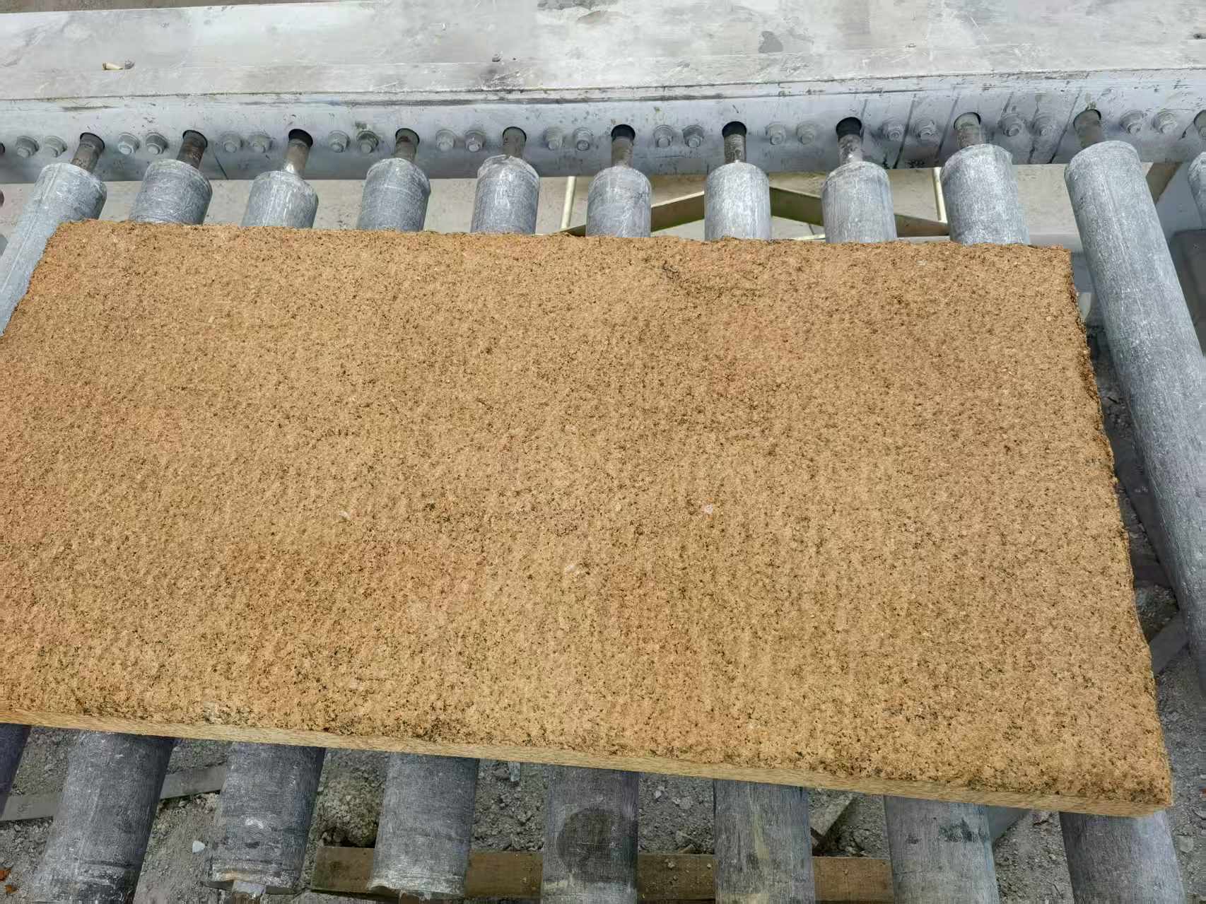 哈尔滨 菠萝面老石板，做旧仿古石，流水线生产加工