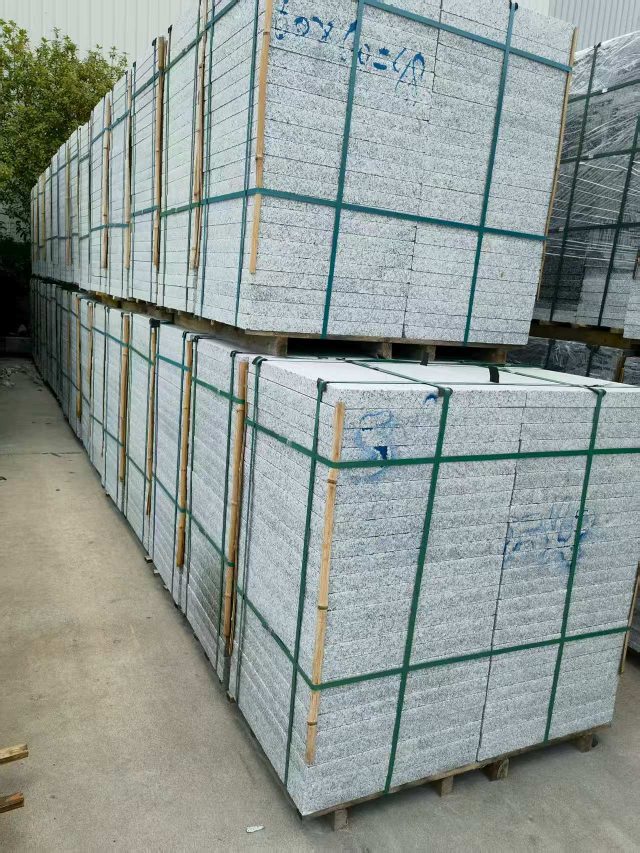 哈尔滨 大花芙蓉白火烧成品，市政园林广场地铺石